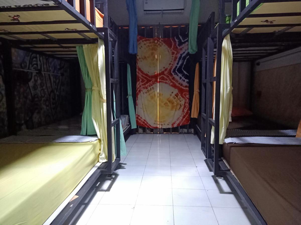 Deoplet Homestay & Gallery Yogyakarta Exterior photo
